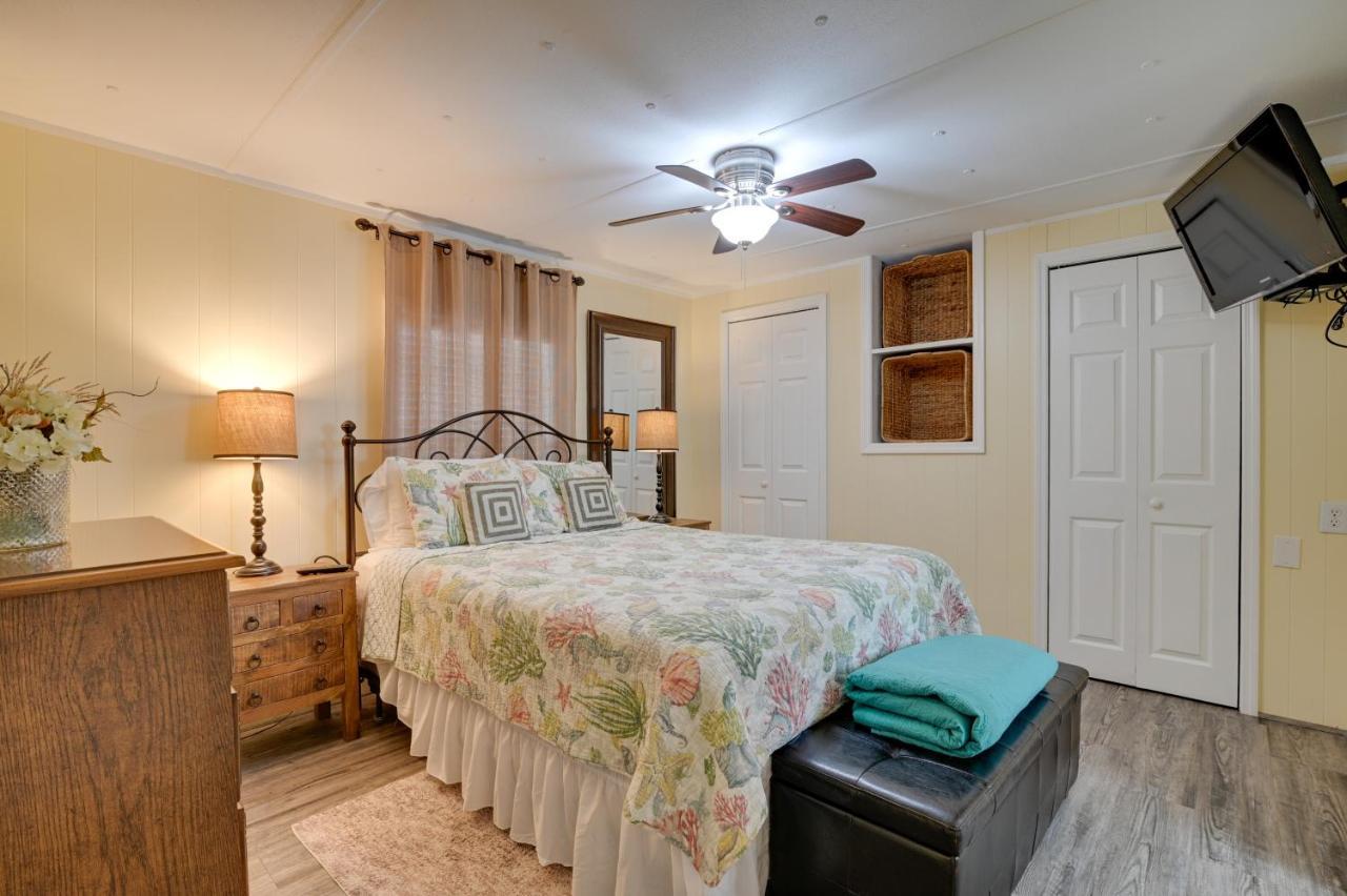 Surfside Beach Home With Pool Access Walk To Beach! Myrtle Beach Eksteriør billede