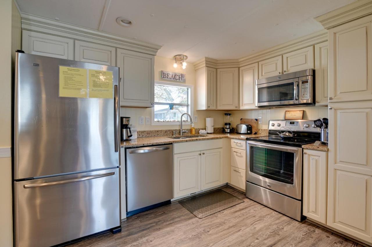 Surfside Beach Home With Pool Access Walk To Beach! Myrtle Beach Eksteriør billede